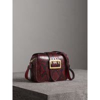 Petit sac à bandoulière The Buckle en python - Rouge Bourgogne