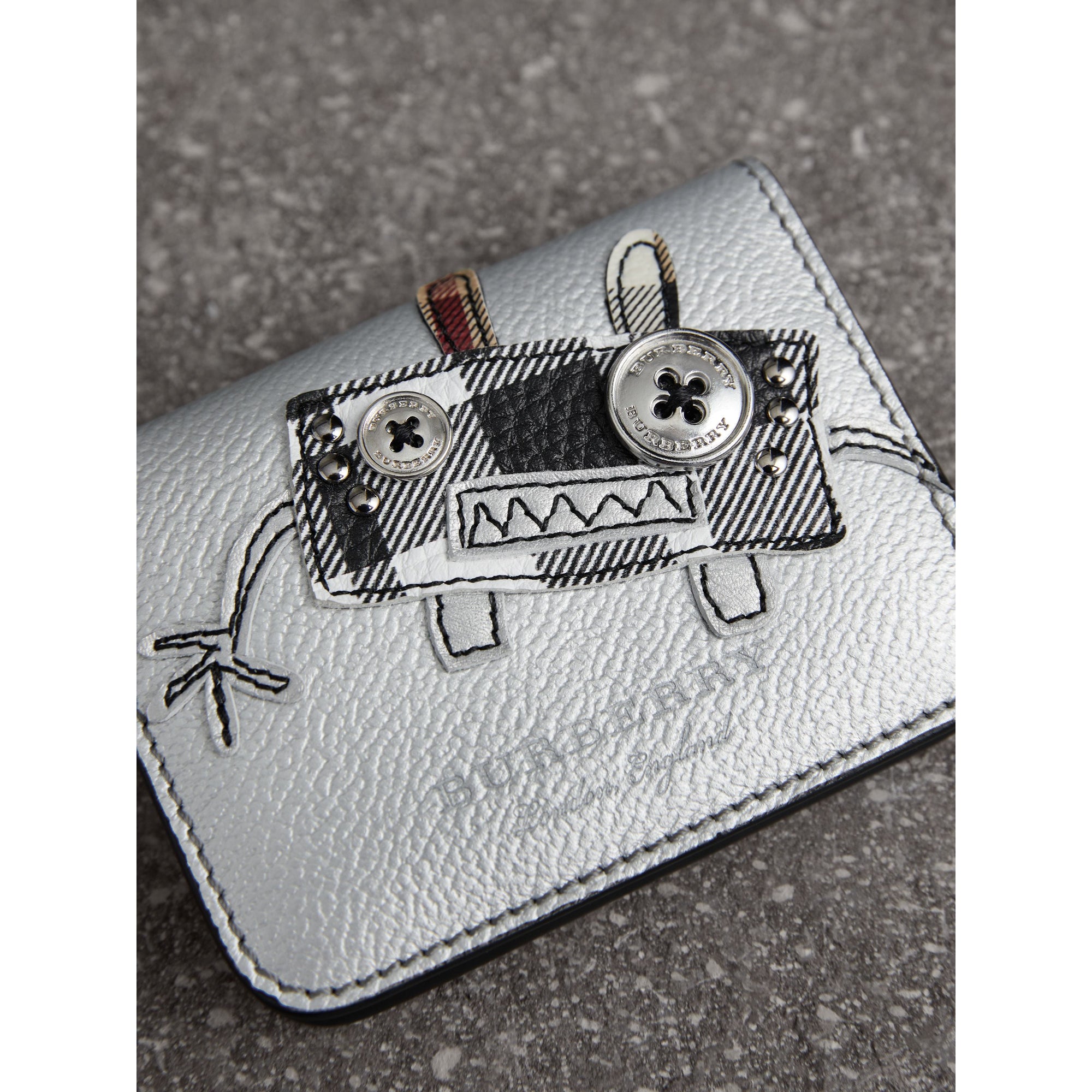 Porte-clés avec étui pour carte d'identité en cuir métallisé avec Créature Burberry - Argent & Multicolore
