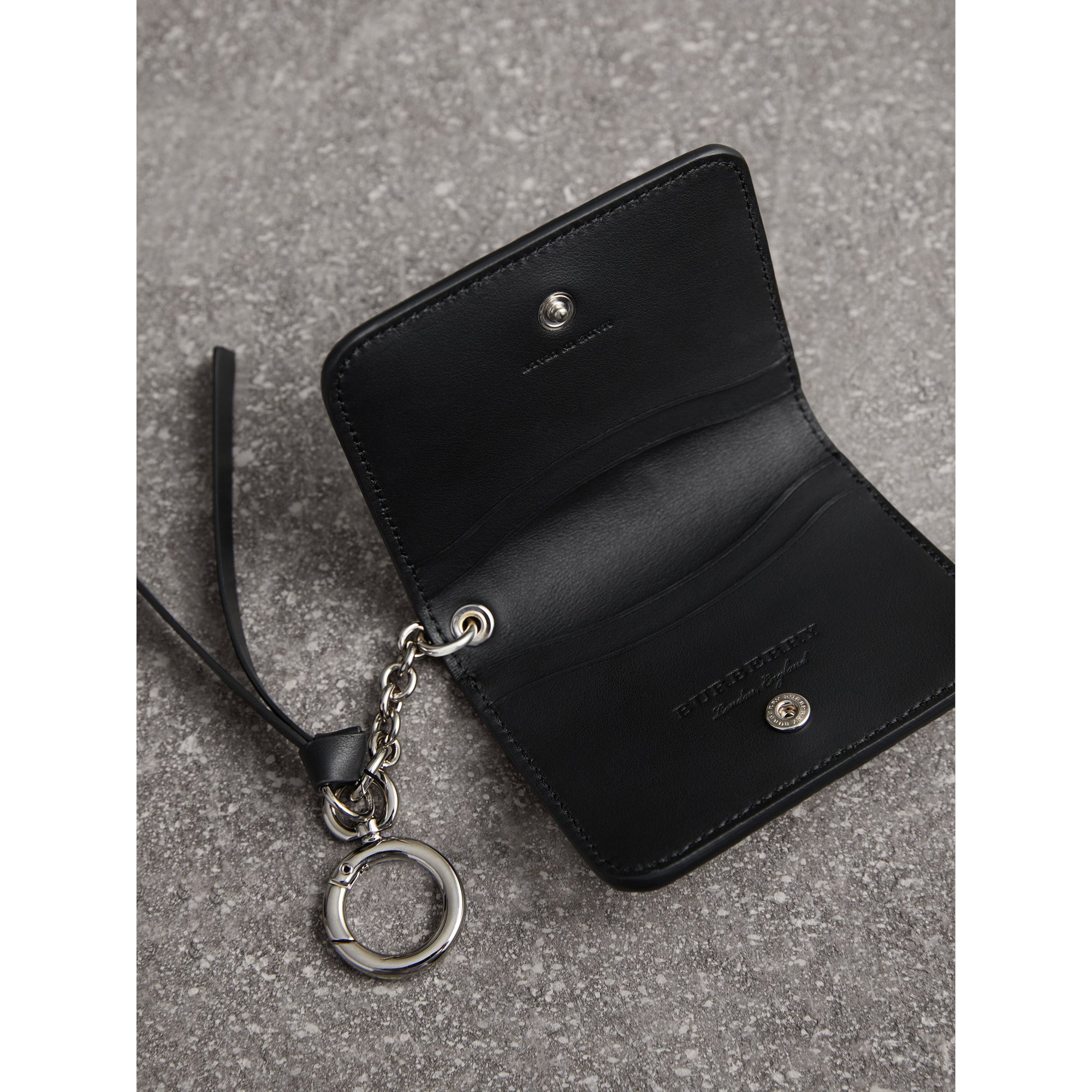 Porte-clés avec étui pour carte d'identité en cuir métallisé avec créature Burberry - Argent & multicolore