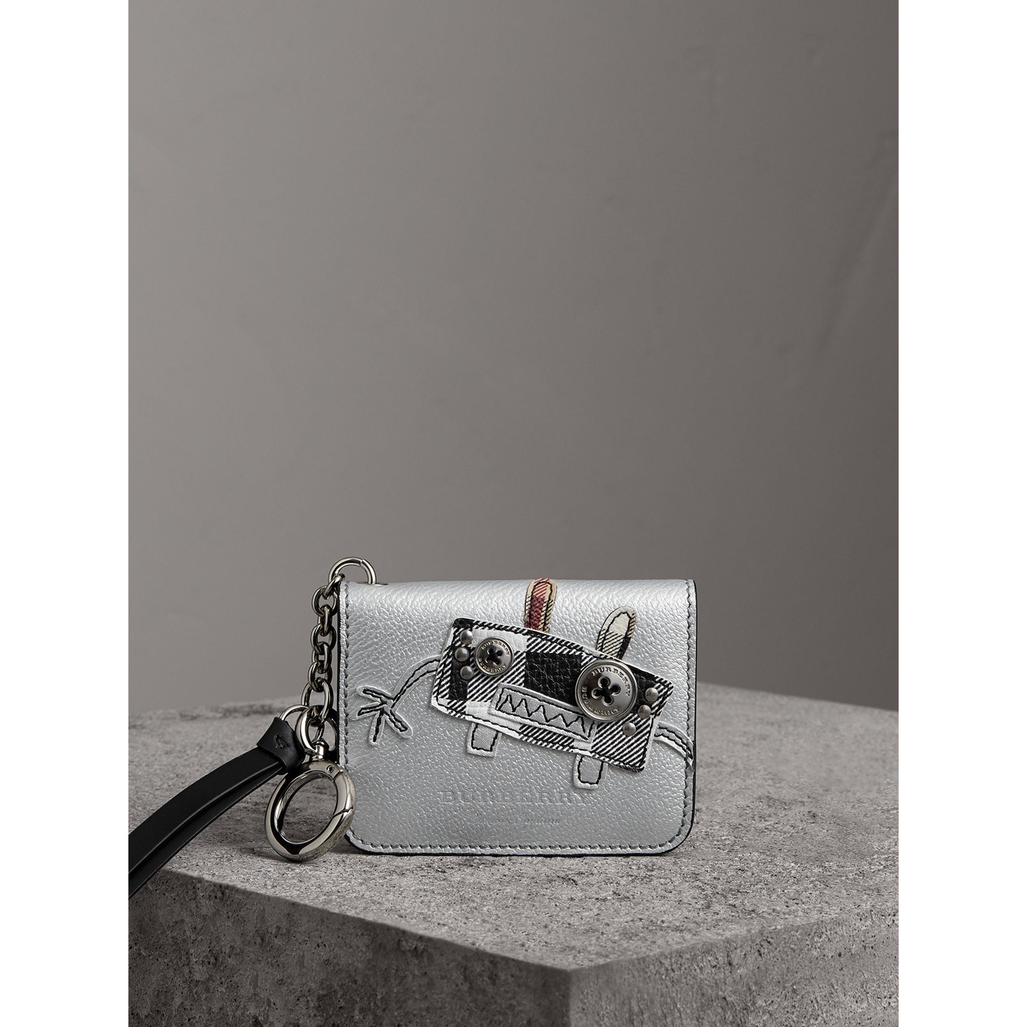 Porte-clés avec étui pour carte d'identité en cuir métallisé avec créature Burberry - Argent & multicolore