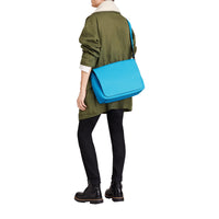NEON BLUE Grand sac Messenger en cuir estampé
