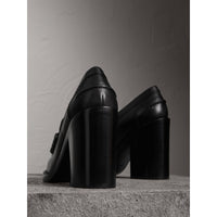 BLACK Mocassins à talon en cuir avec œillets