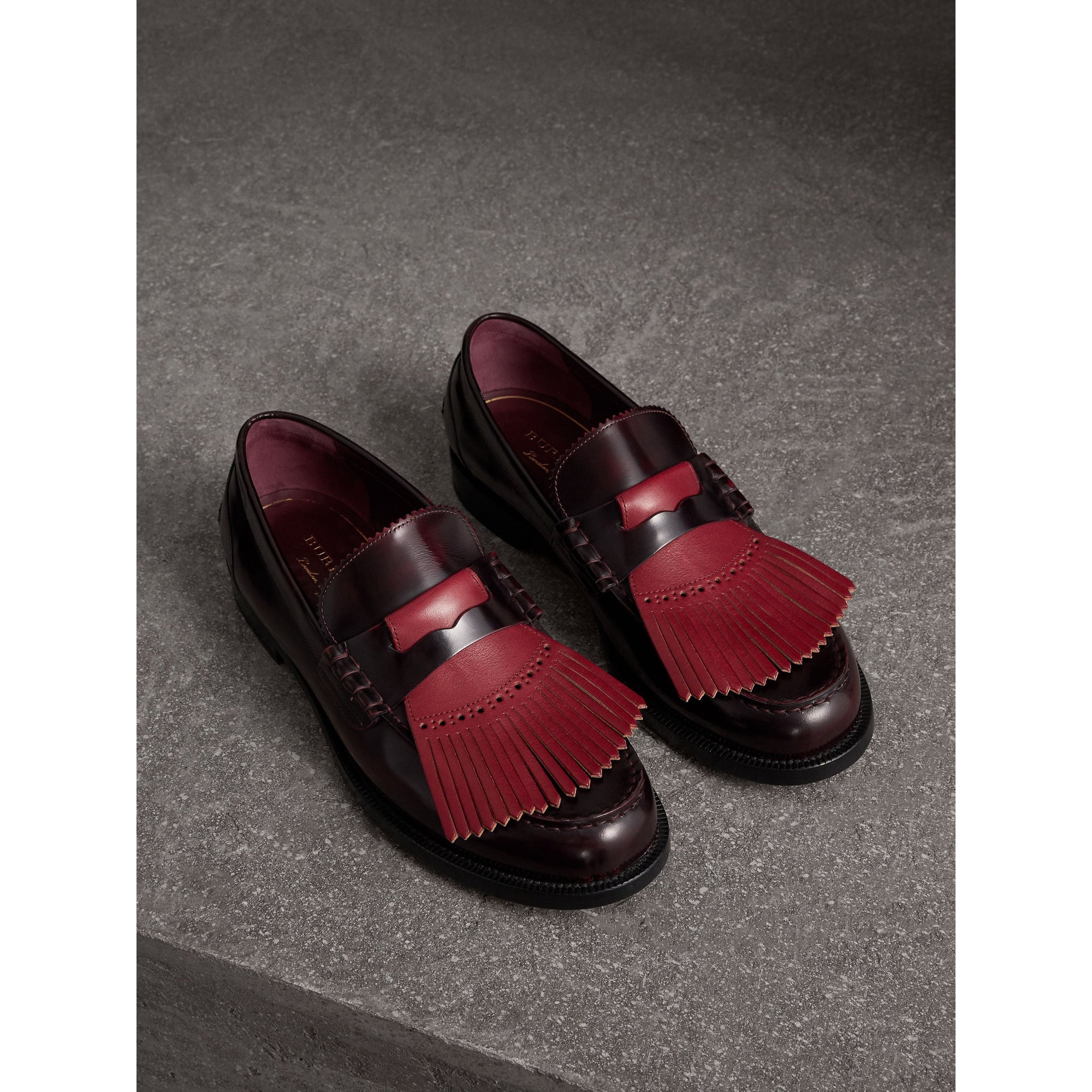 RUST RED/RED CLARET Mocassins en cuir à franges contrastantes