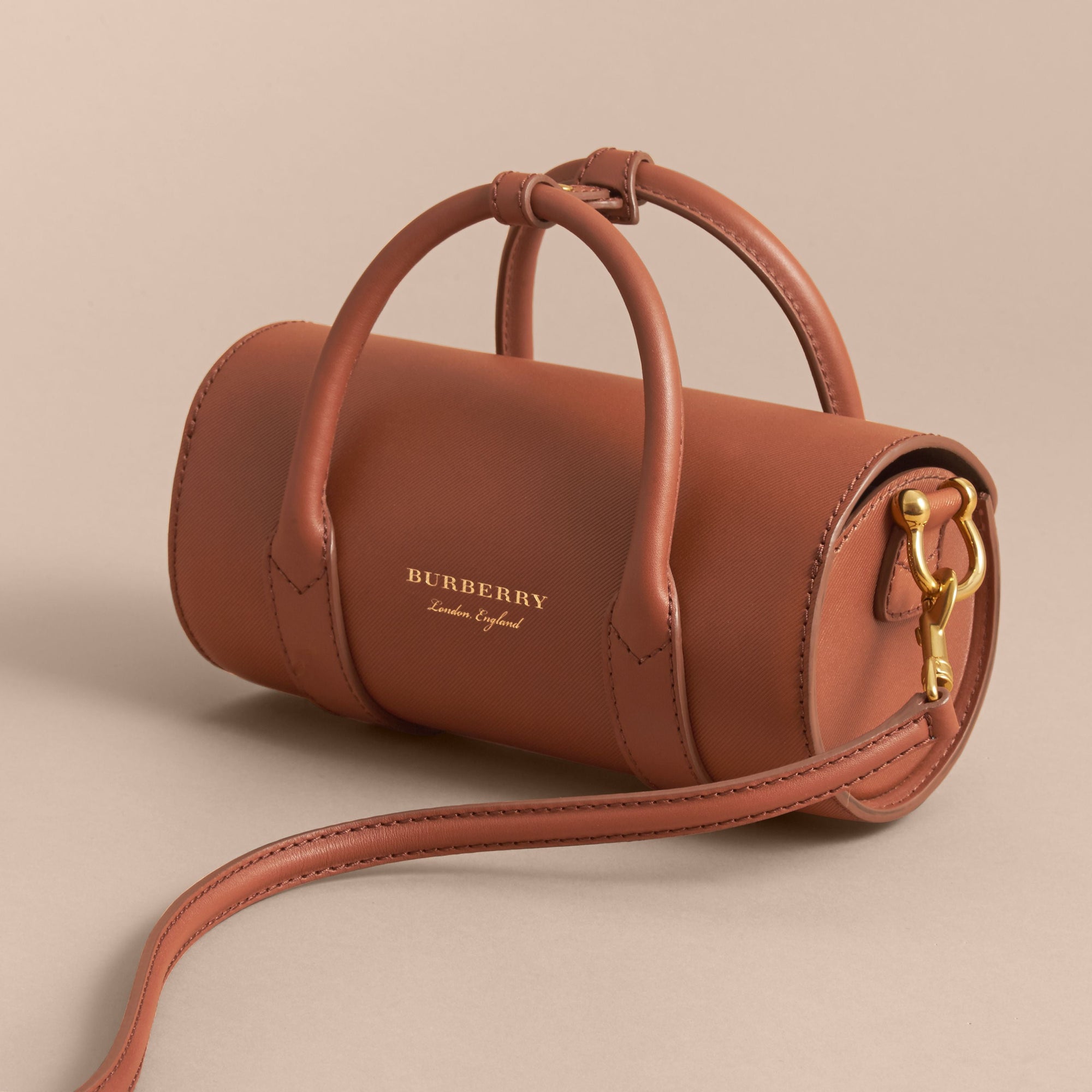 TAN Petit sac Barrel DK88