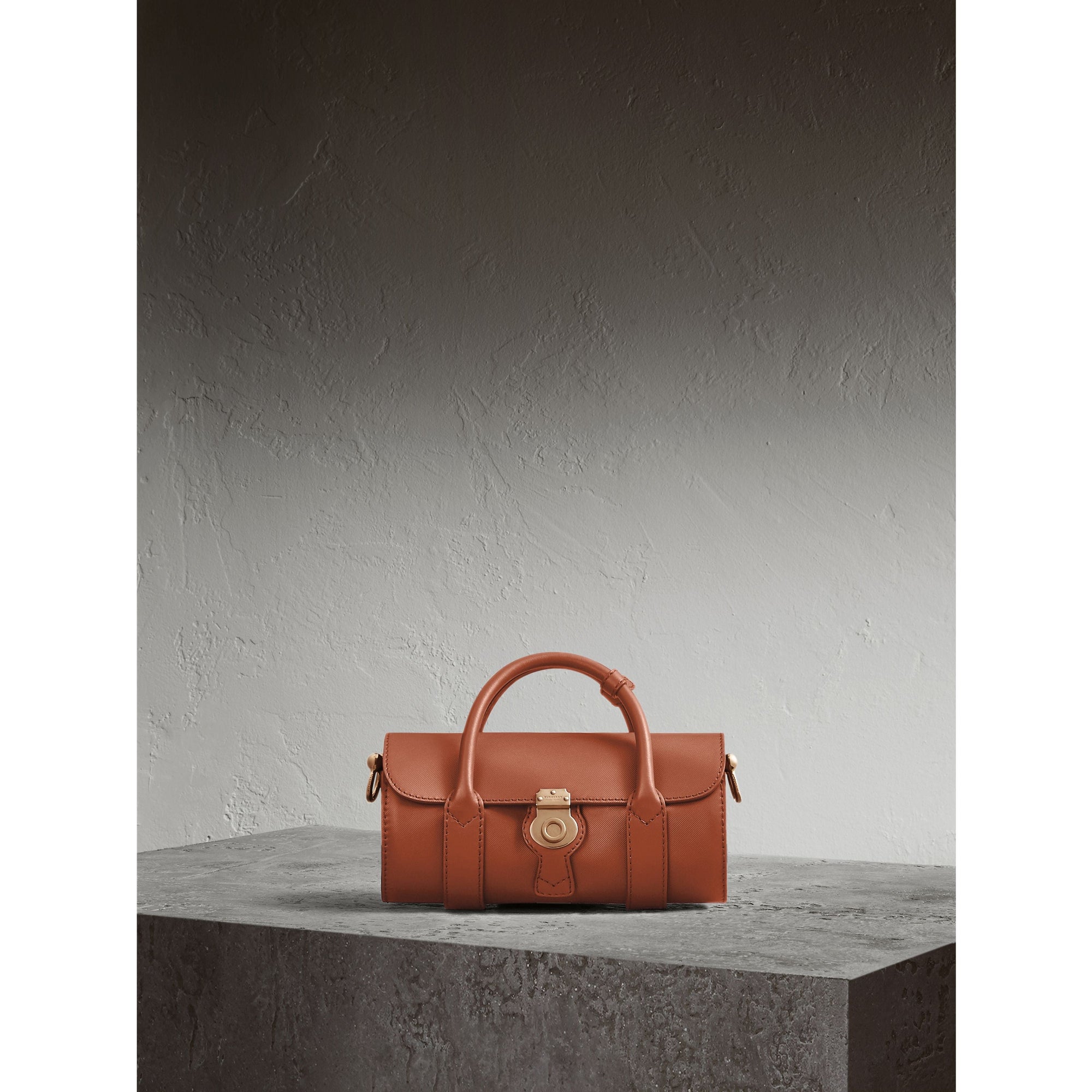 TAN Petit sac Barrel DK88