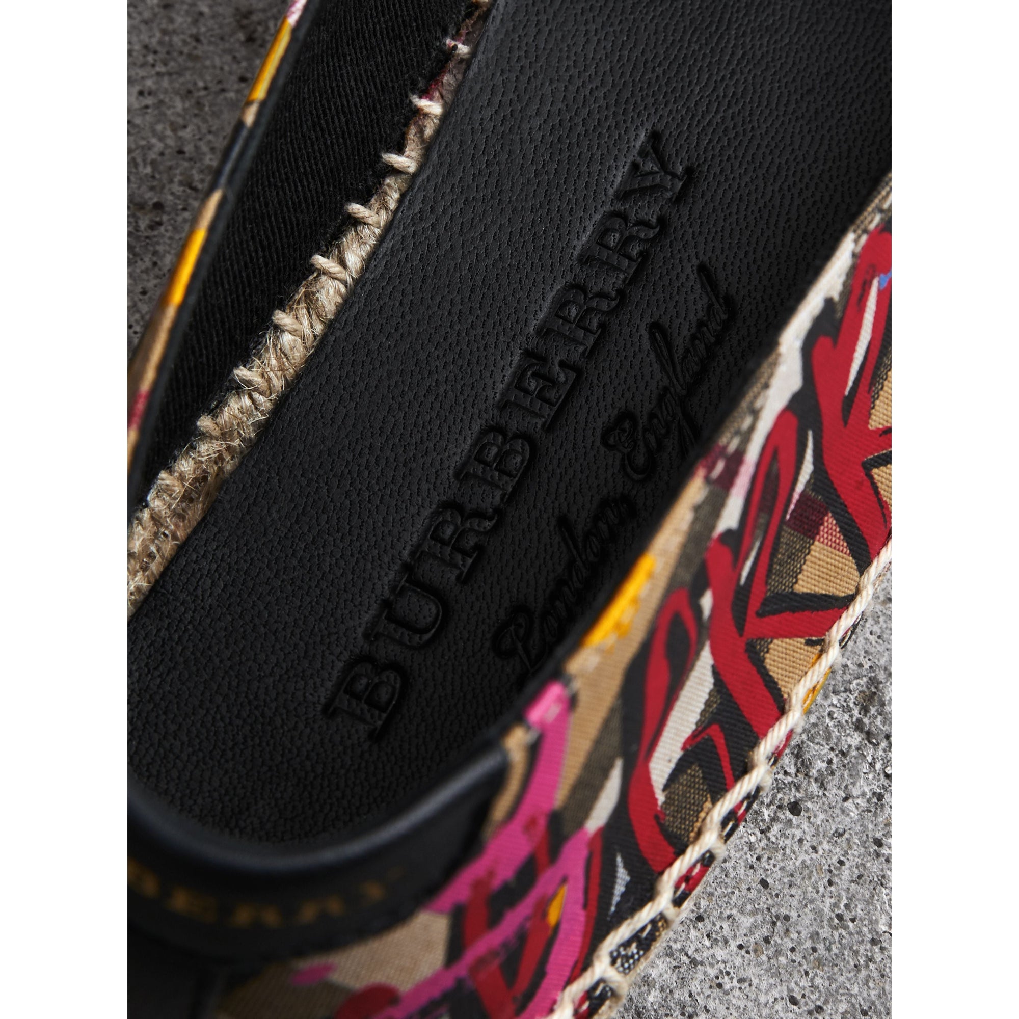 ANTIQUE YELLOW Espadrilles à motif Vintage check et imprimé graffiti
