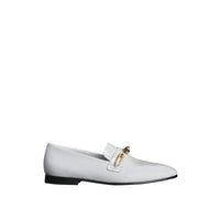 OPTIC WHITE Mocassins en cuir verni avec chaîne