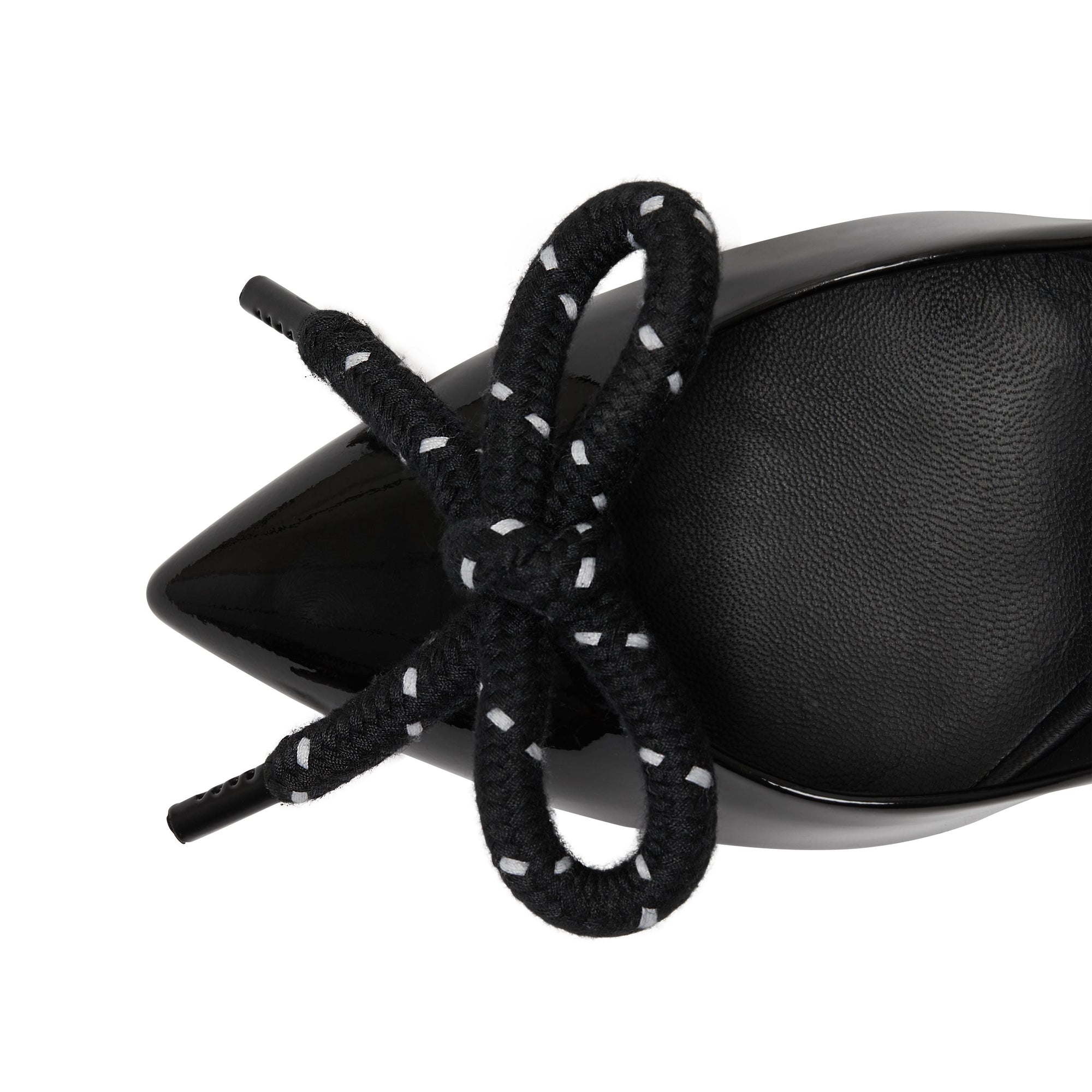 BLACK Escarpins en cuir verni avec nœud en corde