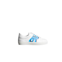 BRIGHT SKY BLUE Sneakers en cuir à imprimé graffiti