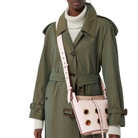 CHALK PINK Mini sac The Bucket en cuir avec œillets
