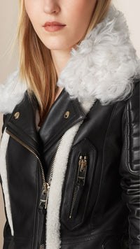 BLACK Perfecto en cuir d'agneau avec bordure en shearling