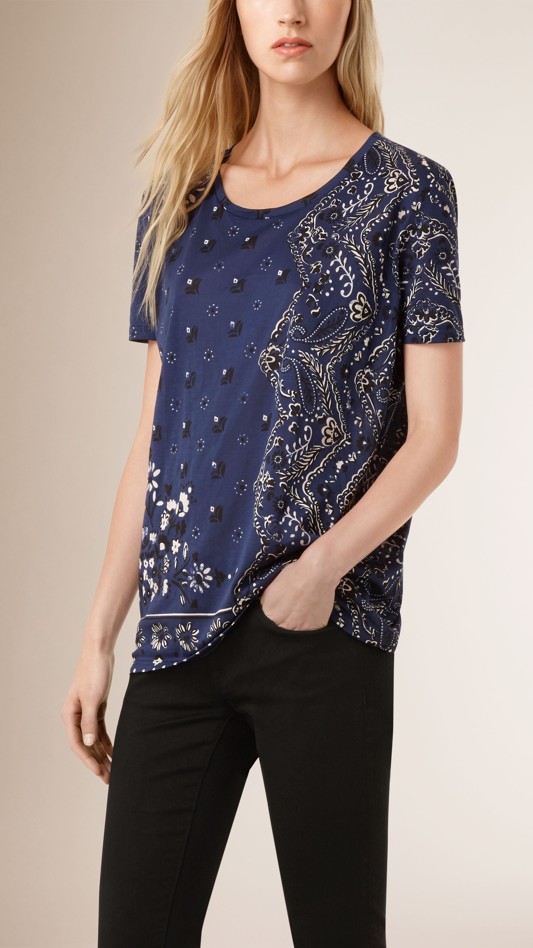 INDIGO T-shirt en coton avec patchwork à motif floral