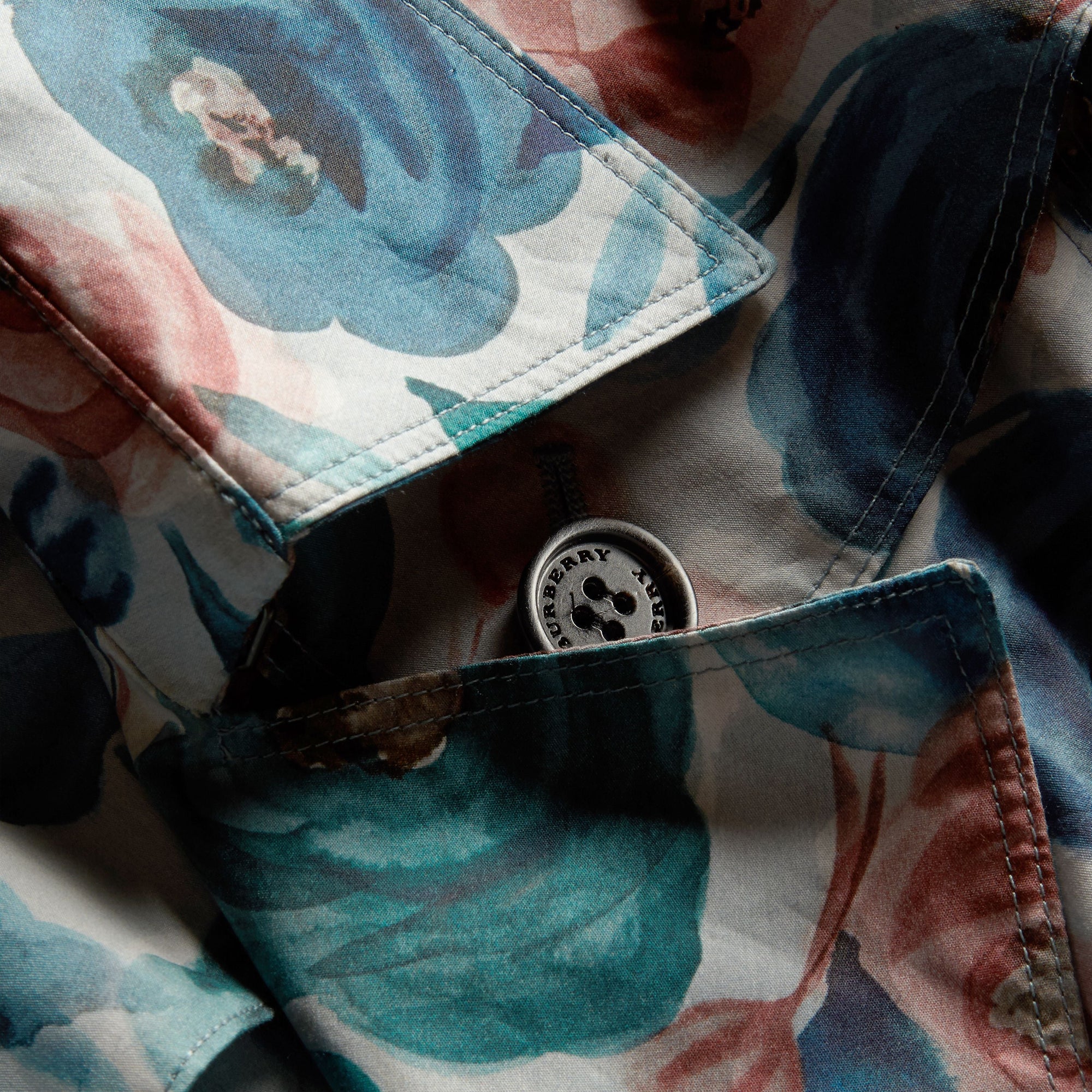 TEAL BLUE Robe trench en soie et coton avec imprimé aquarelle rose