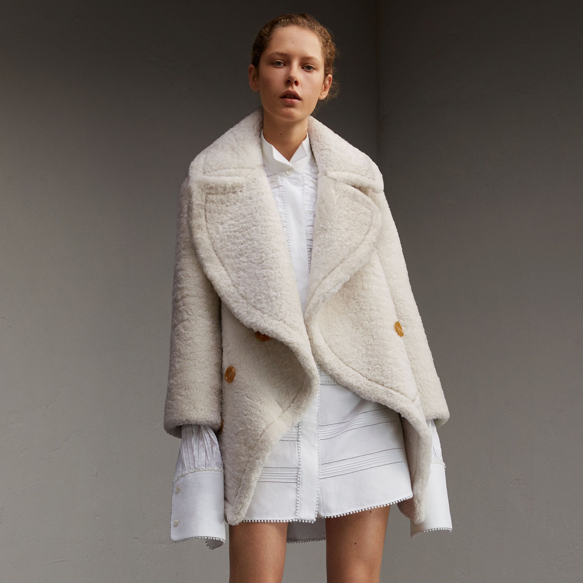 WHITE Caban en shearling pelucheux avec col surdimensionné
