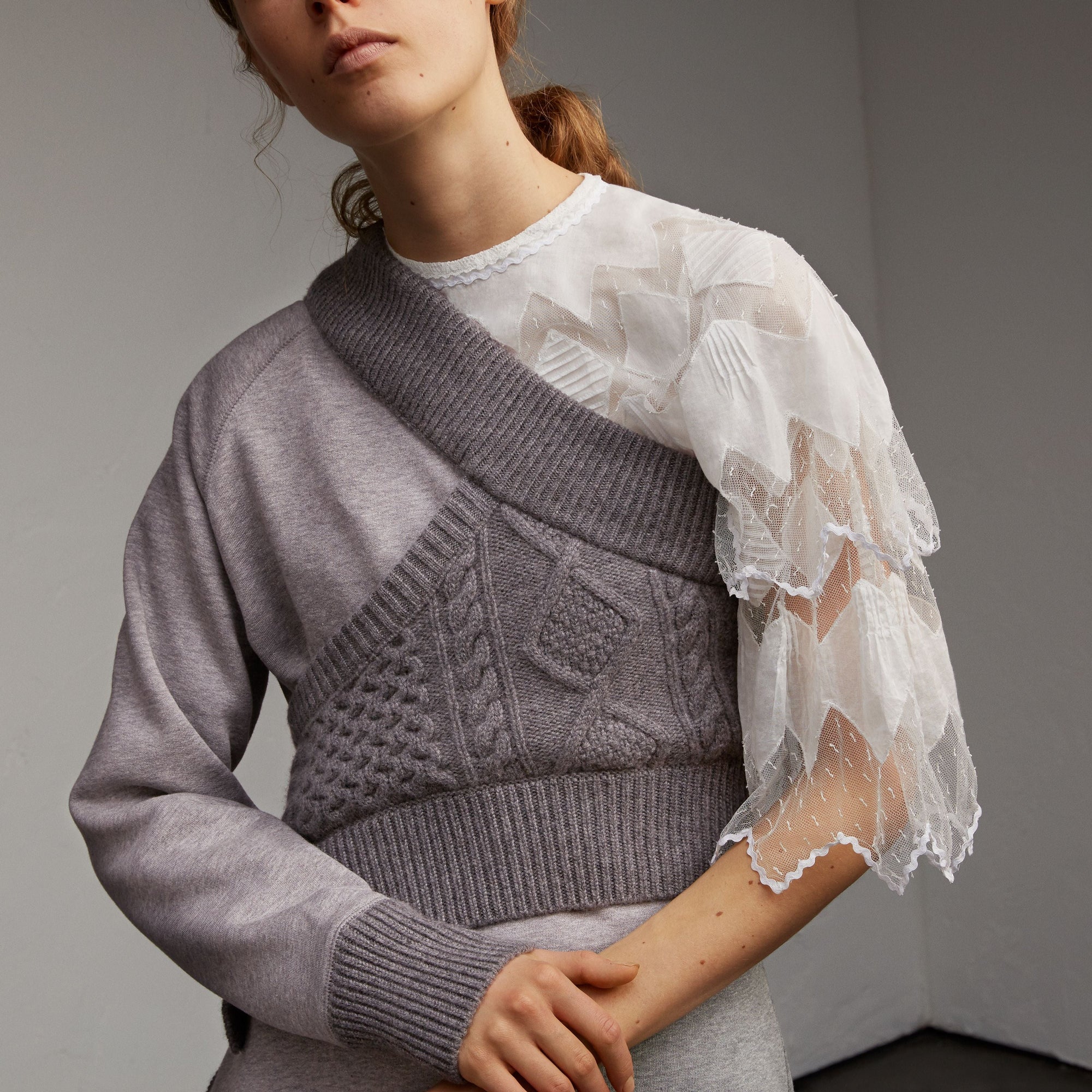 GREY MELANGE Robe sweat-shirt avec panneaux en maille torsadée