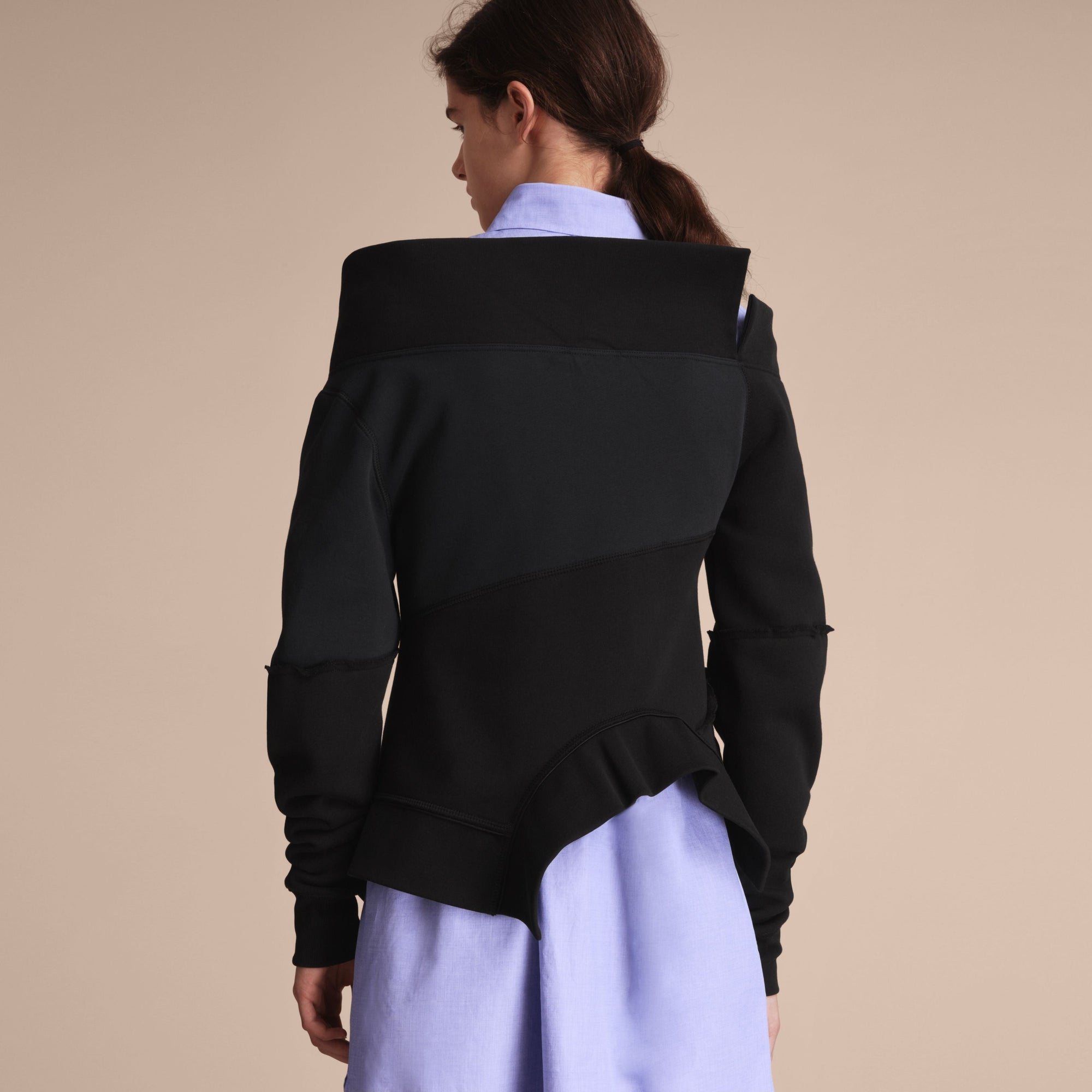BLACK Sweat-shirt avec coutures visibles et manches sculpturales