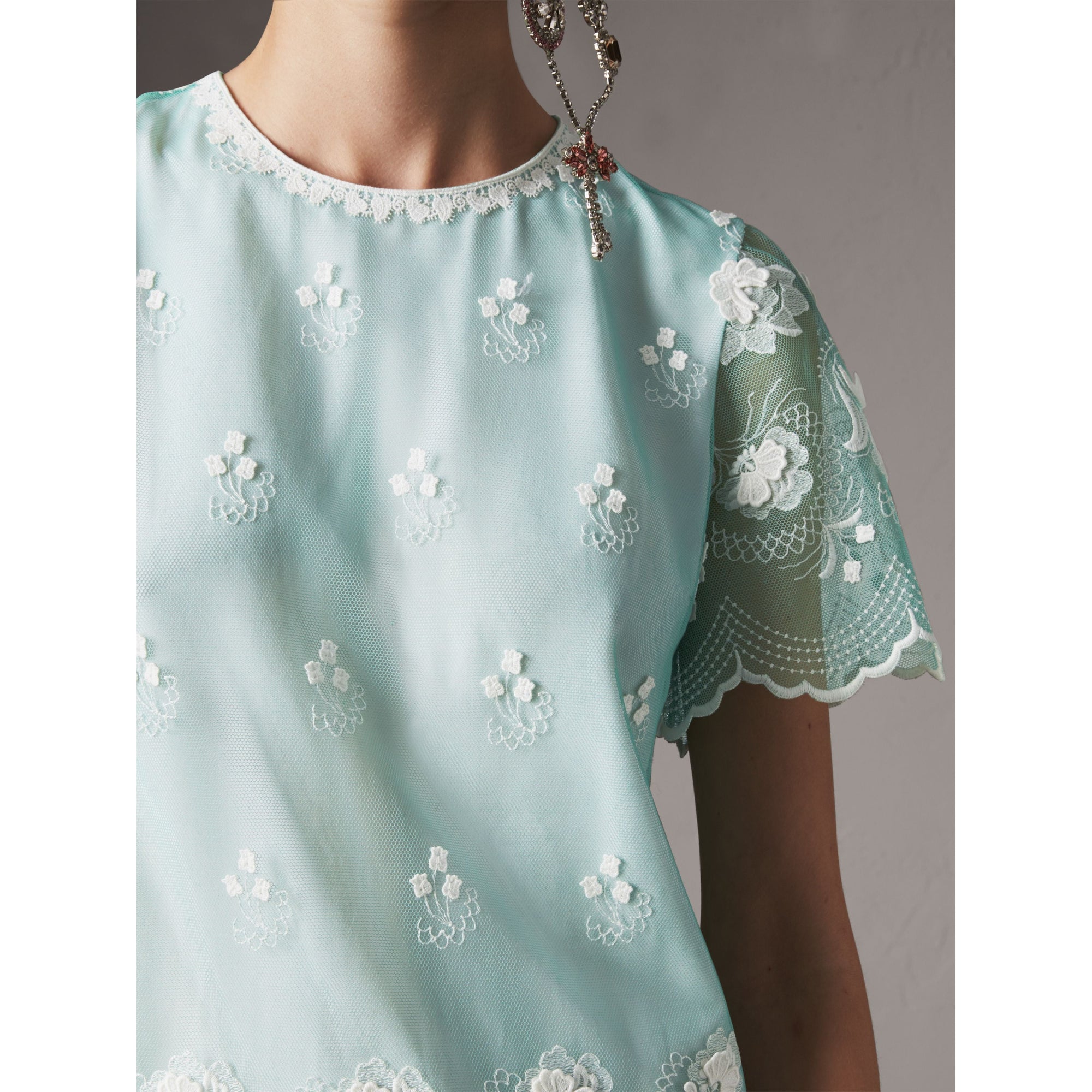 AQUA GREEN _WHITE Robe t-shirt à manches courtes en tulle brodé