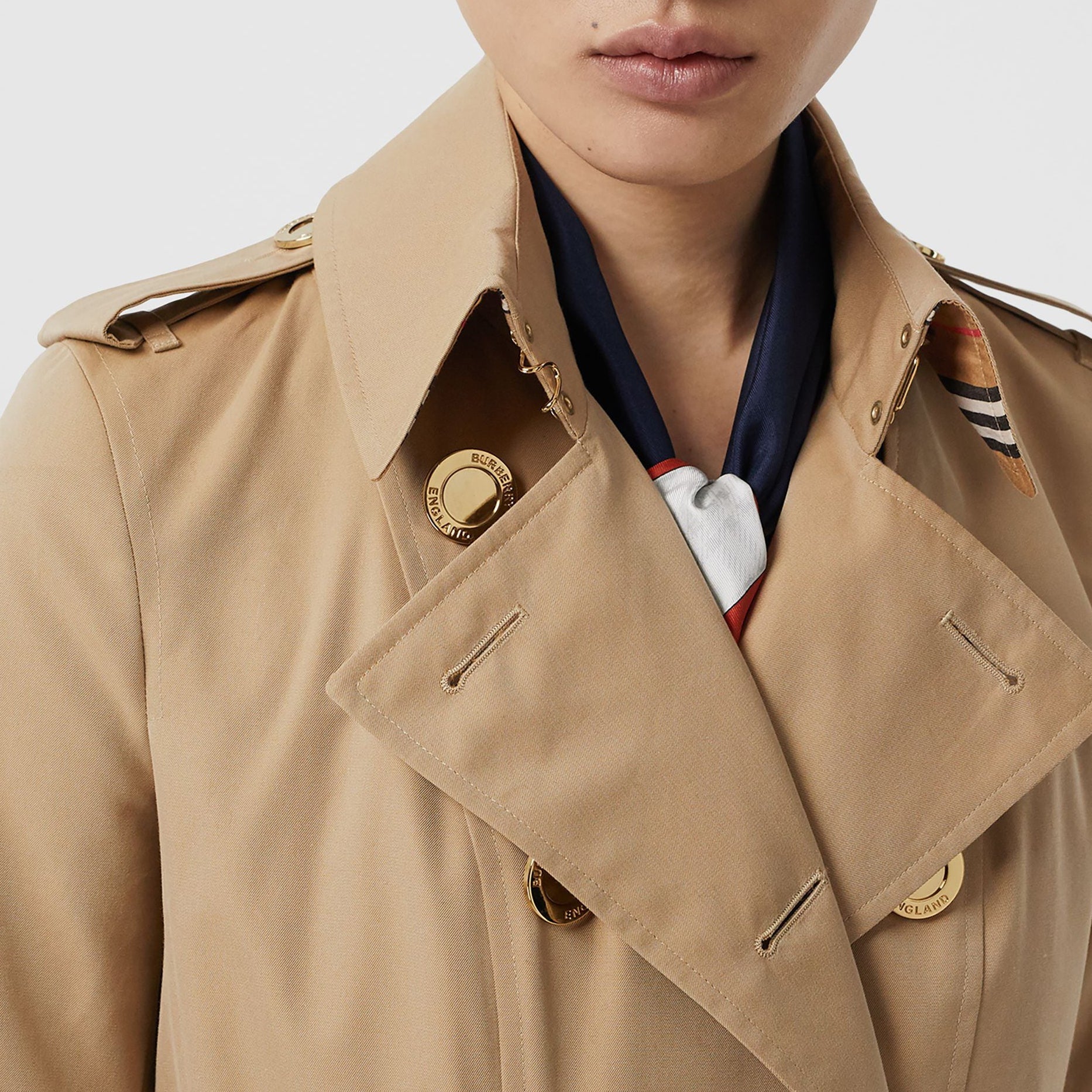 Trench en gabardine de coton avec boutons dorés - Miel