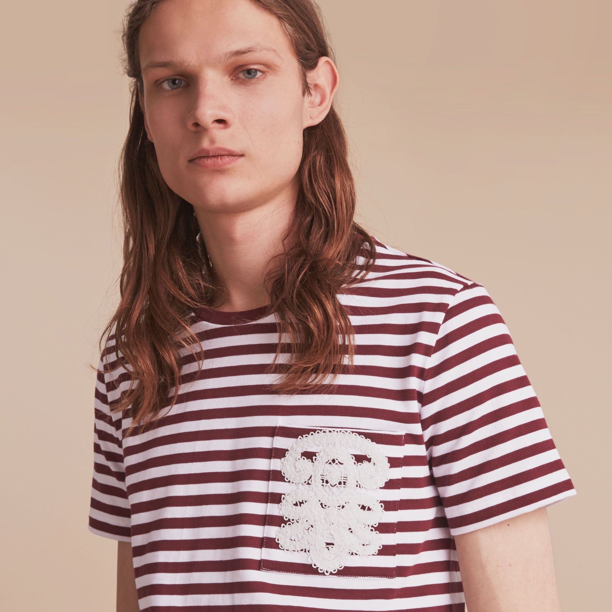 BURGUNDY/WHITE T-shirt marinière en coton avec appliqué en dentelle