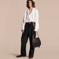 NAVY BLACK Pantalon large en laine enduite tissée en Angleterre