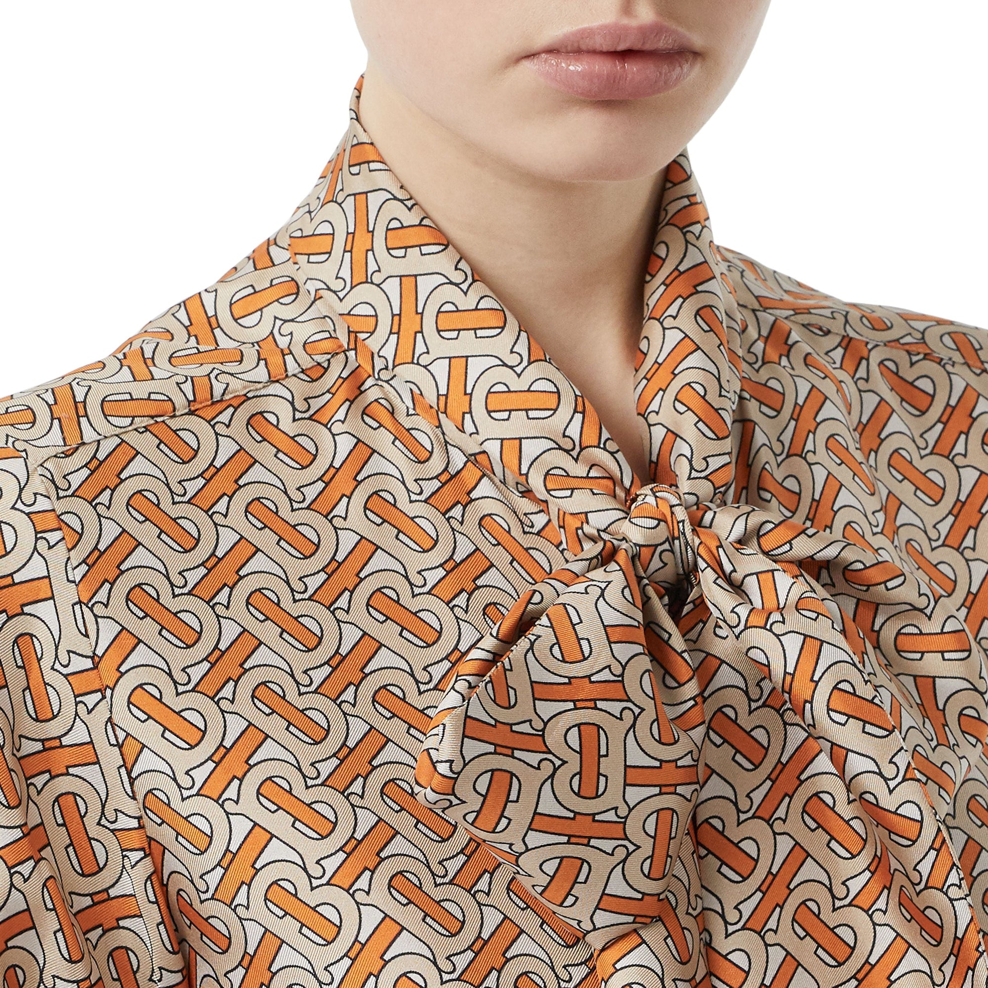 BRIGHT ORANGE Chemisier en soie avec ruban à nouer Monogram