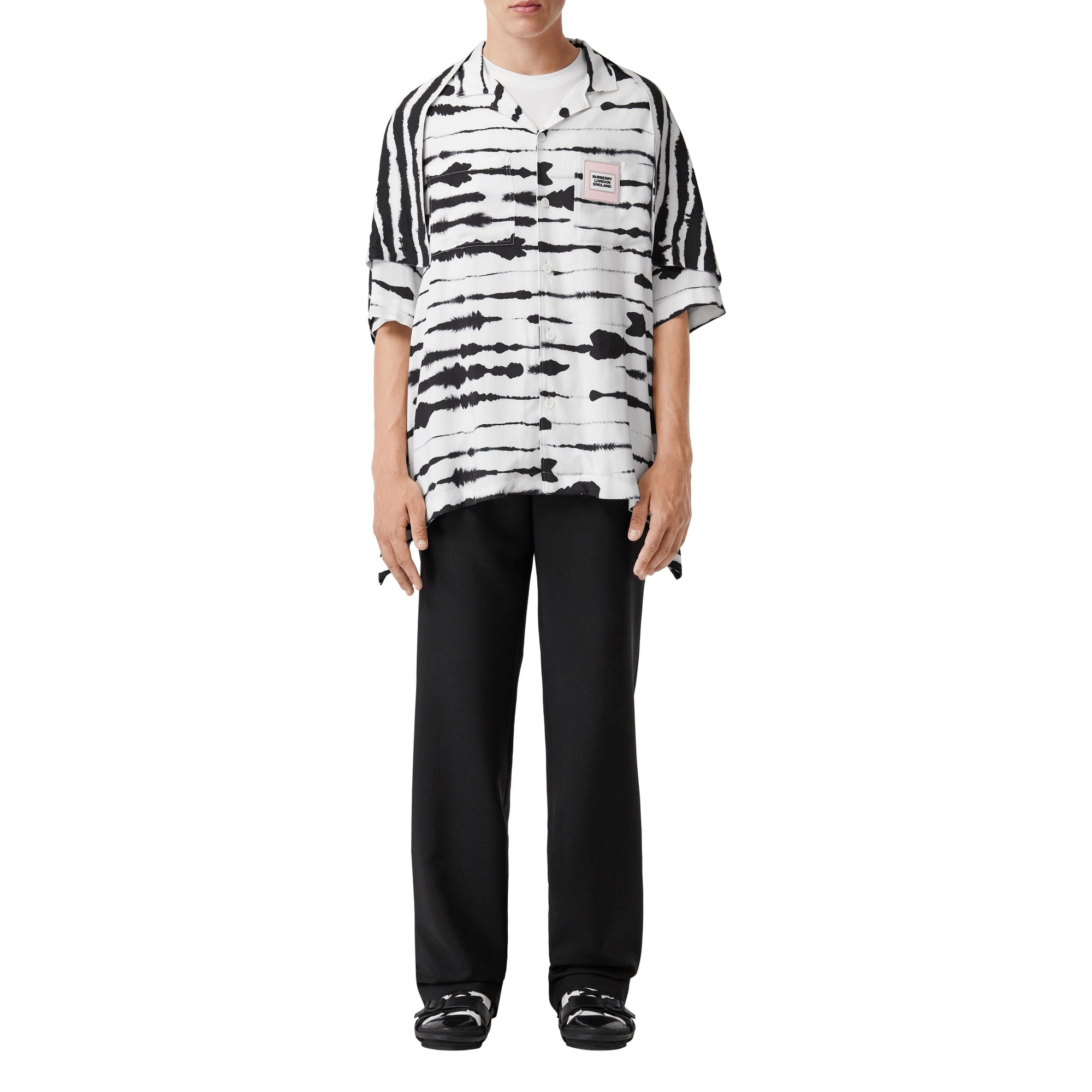 MONOCHROME IP PTTN Chemise en sergé à imprimé aquarelle et manches courtes avec cape