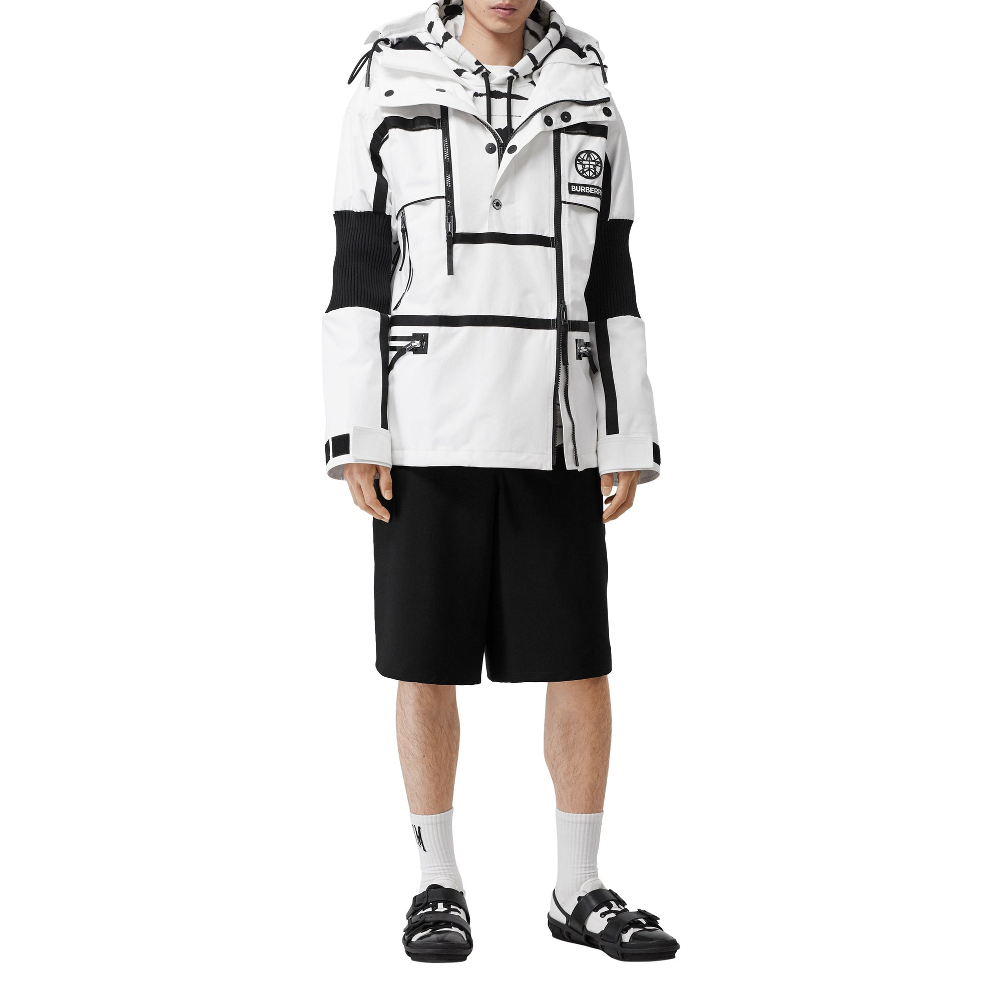 BLACK Short ajusté en mohair et laine avec découpe arrière