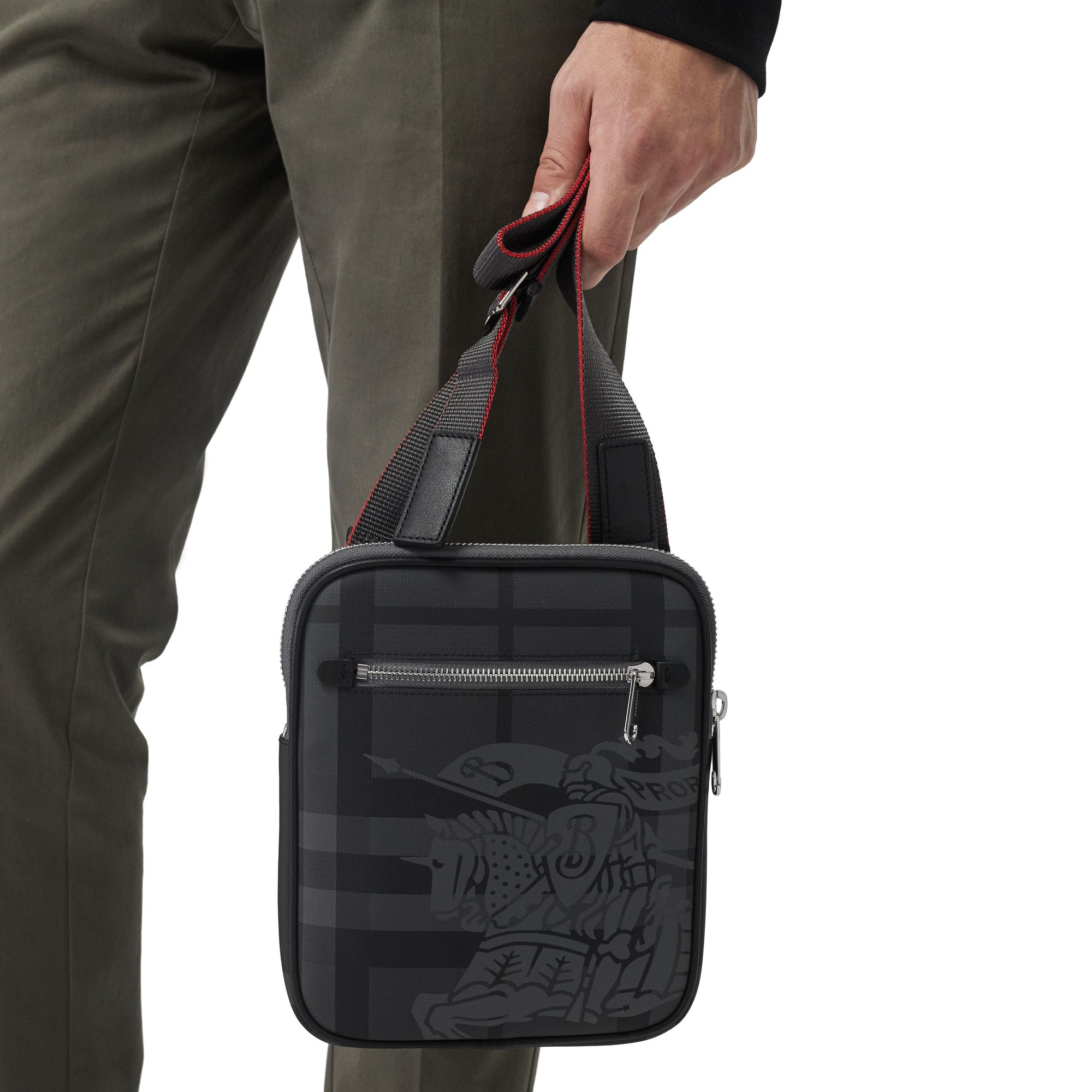 CHARCOAL/BLACK Sac à bandoulière fin avec motif London check et emblème du Cavalier