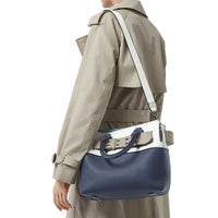 RGNCY BLUE/CHLK WHTE Petit sac The Belt en cuir à quatre couleurs