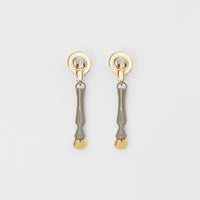 Pendants d'oreilles sabot en résine et plaqués or - Miel