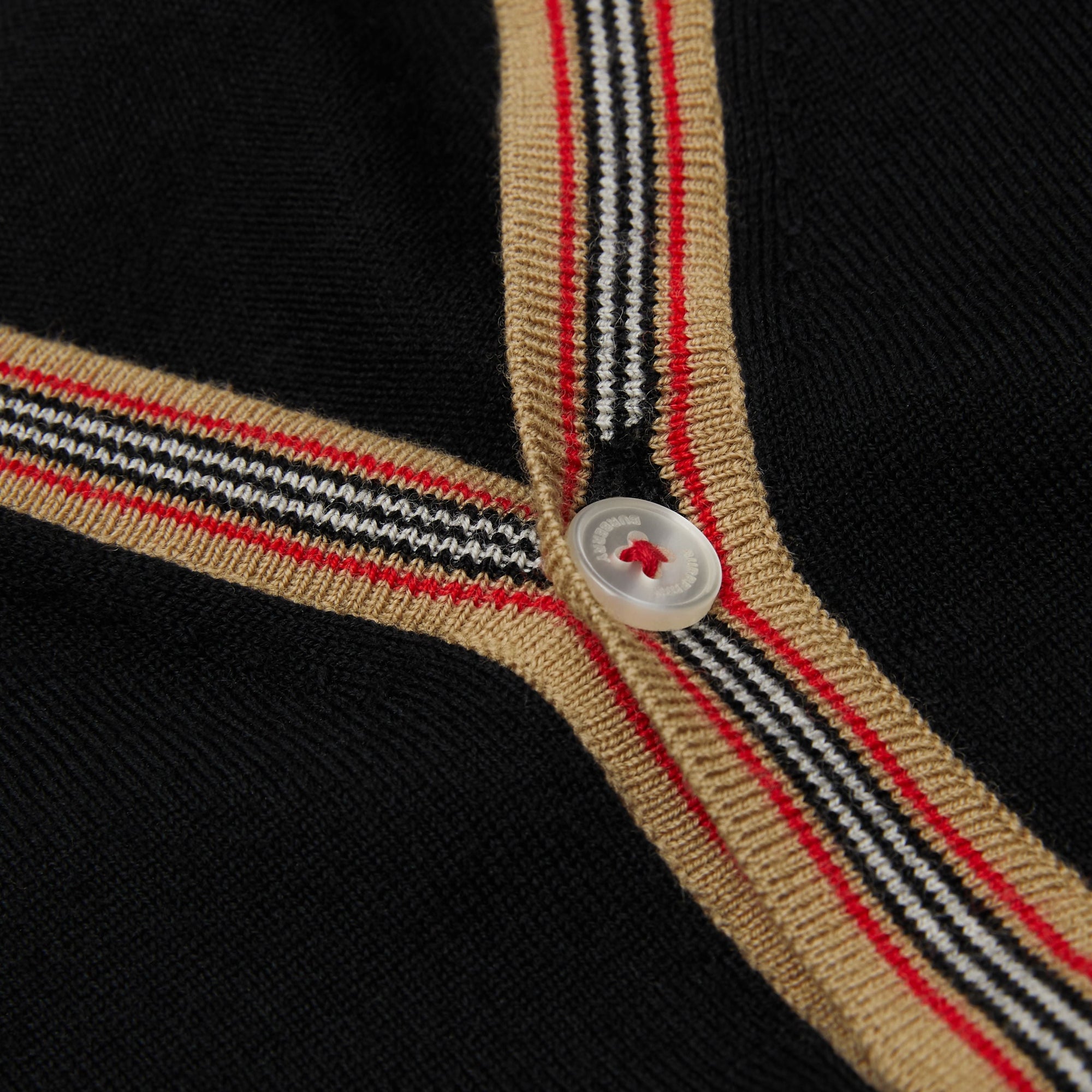 BLACK Cardigan en laine avec rayures iconiques