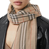 Maxi écharpe en laine et soie avec rayures iconiques et vintage check - Beige d'archive