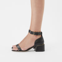 Sandales à talon bottier en cuir avec détail plaqué or - Noir