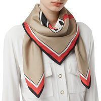 Carré de soie Monogram avec rayures iconiques - Beige d'Archive