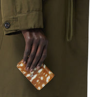 MALT BROWN Porte-cartes en cuir à imprimé daim avec sangle amovible