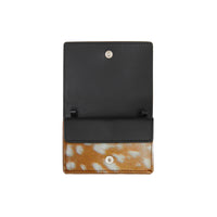 MALT BROWN Porte-cartes en cuir à imprimé daim avec sangle amovible