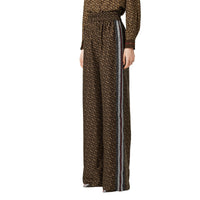 BRIDLE BROWN IP PTTN Pantalon ample en soie rayé Monogram