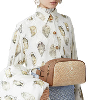 Sac banane Cube en cuir à imprimé écailles de poisson - Sable Clair
