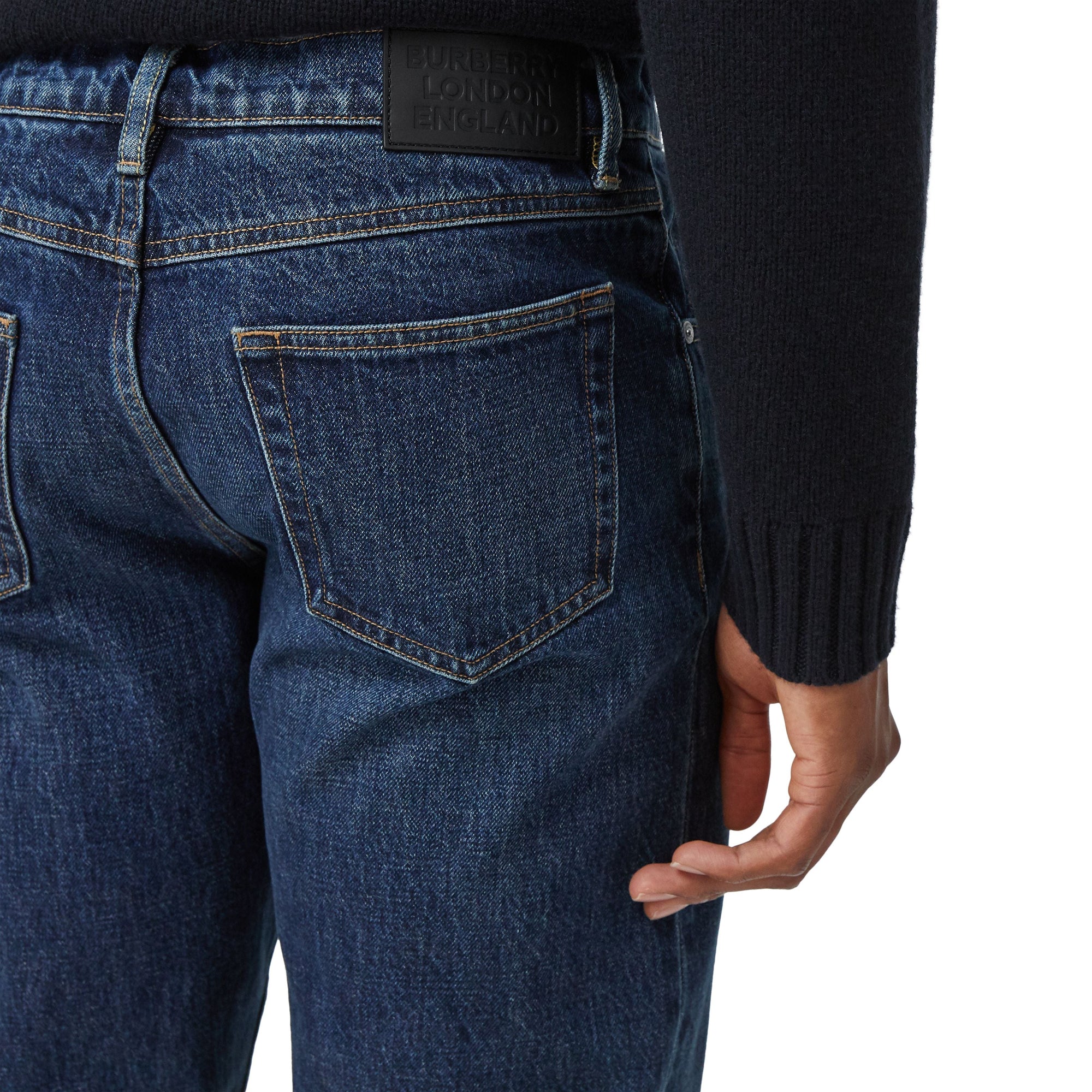 DARK INDIGO Jean droit délavé