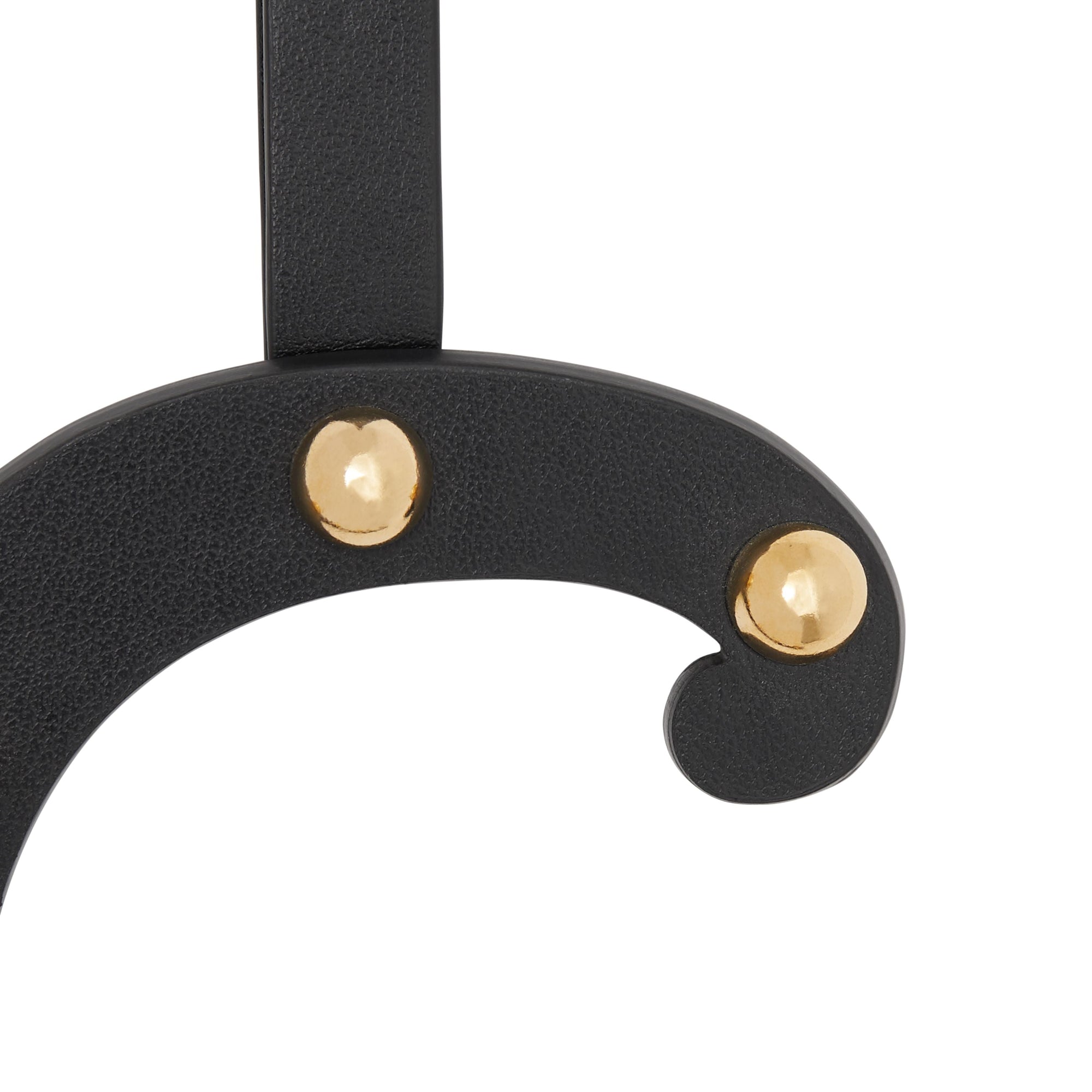 Bijou alphabet « C » en cuir clouté - Noir & Or Clair