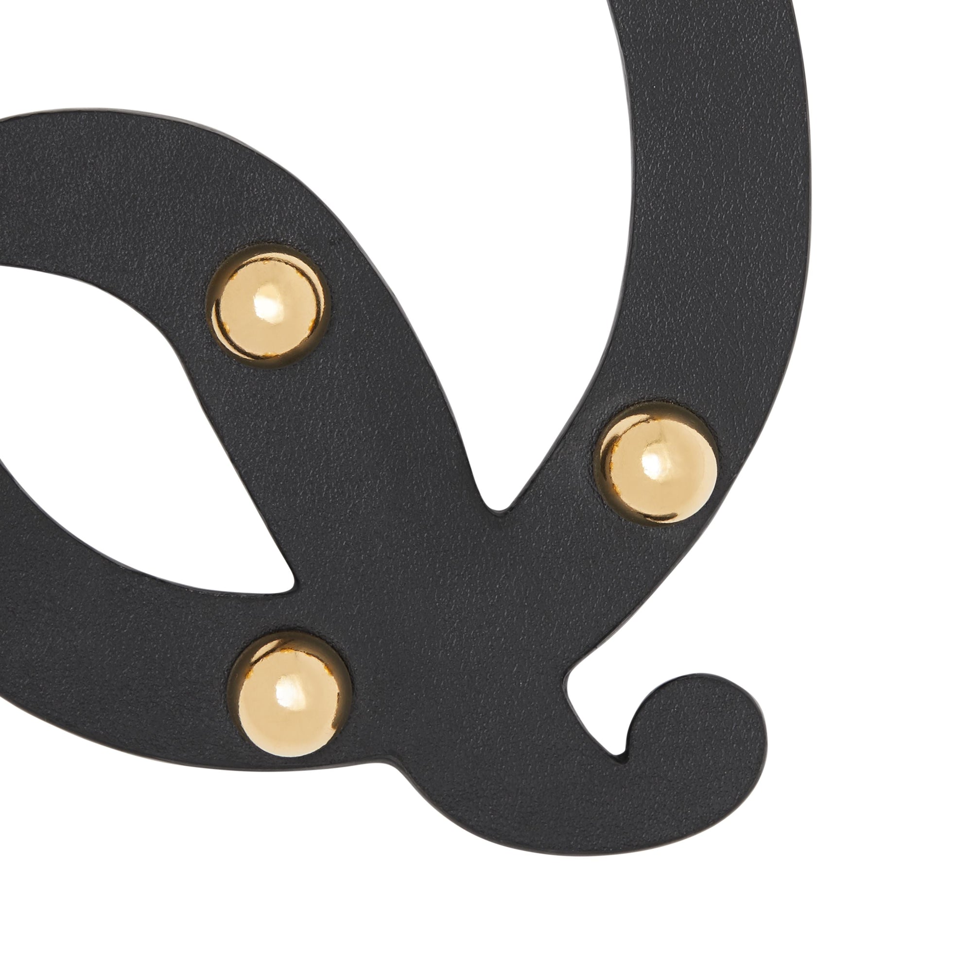 Bijou alphabet « q » en cuir clouté - Noir & or clair