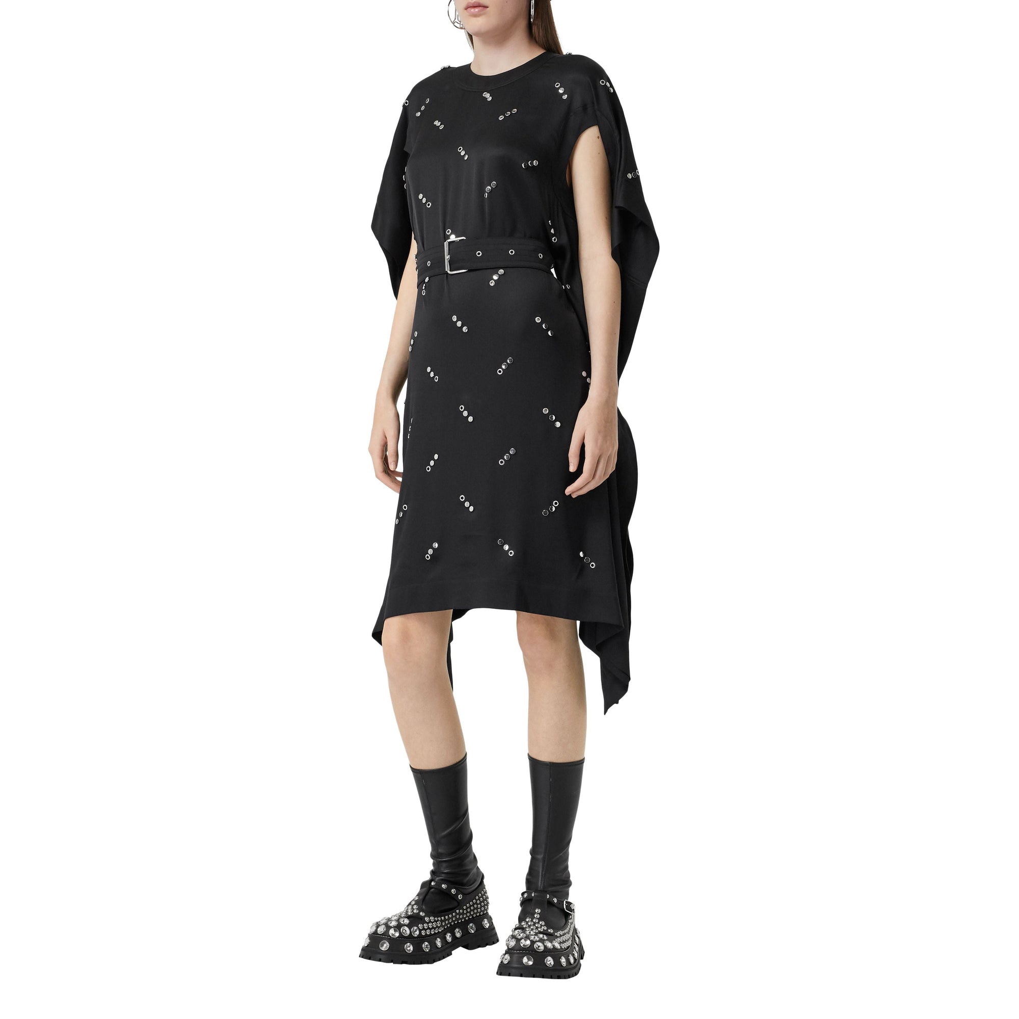 BLACK Robe en satin de soie avec manches à découpes et ornements
