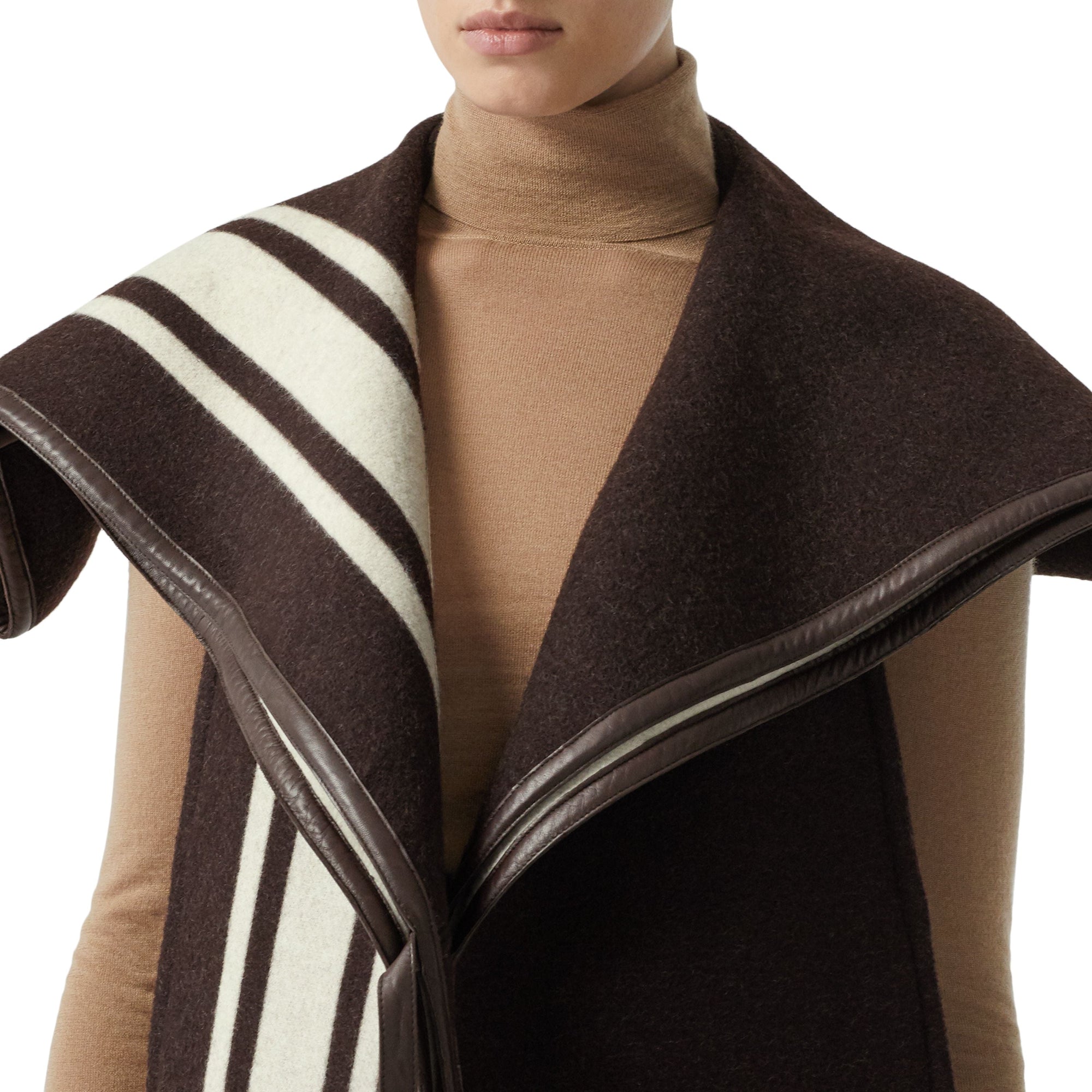 Cape en jacquard de laine avec rayures et cuir d'agneau - Marron