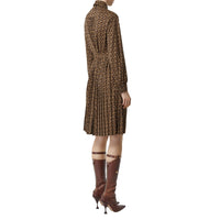 BRIDLE BROWN IP PTTN Robe chemise en jersey plissée ceinturée Monogram