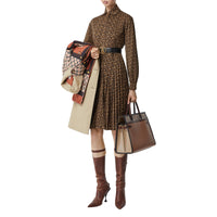 BRIDLE BROWN IP PTTN Robe chemise en jersey plissée ceinturée Monogram