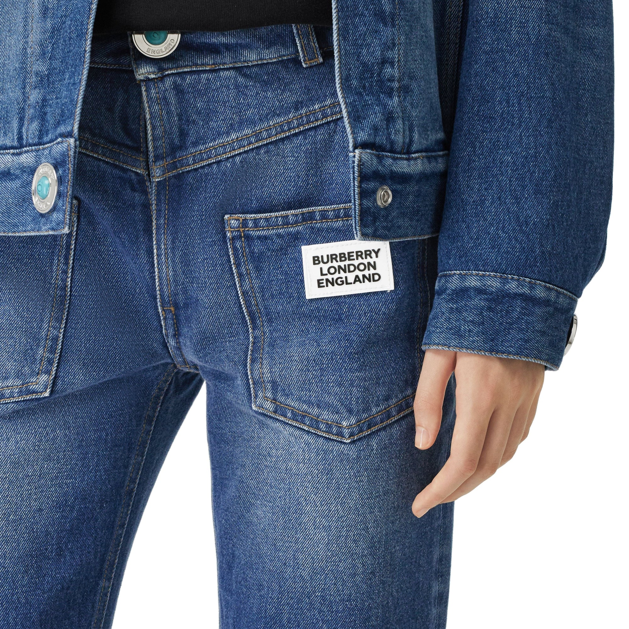 INDIGO Jean droit déstructuré avec logo