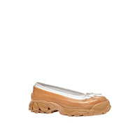 WHITE/AMBER Chaussures plates en cuir d'agneau avec surchaussure