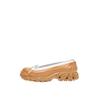 WHITE/AMBER Chaussures plates en cuir d'agneau avec surchaussure