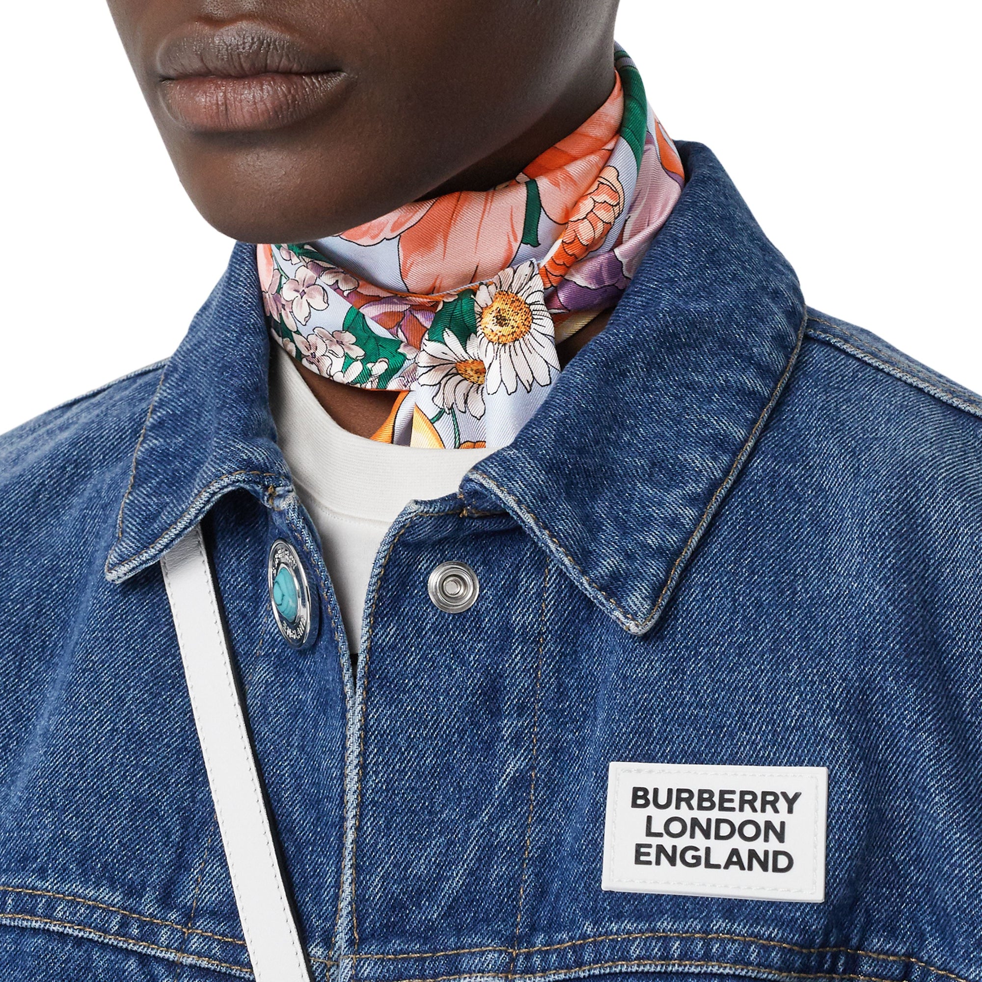 BRIGHT ORANGE Foulard ultrafin en soie avec imprimé floral et logo