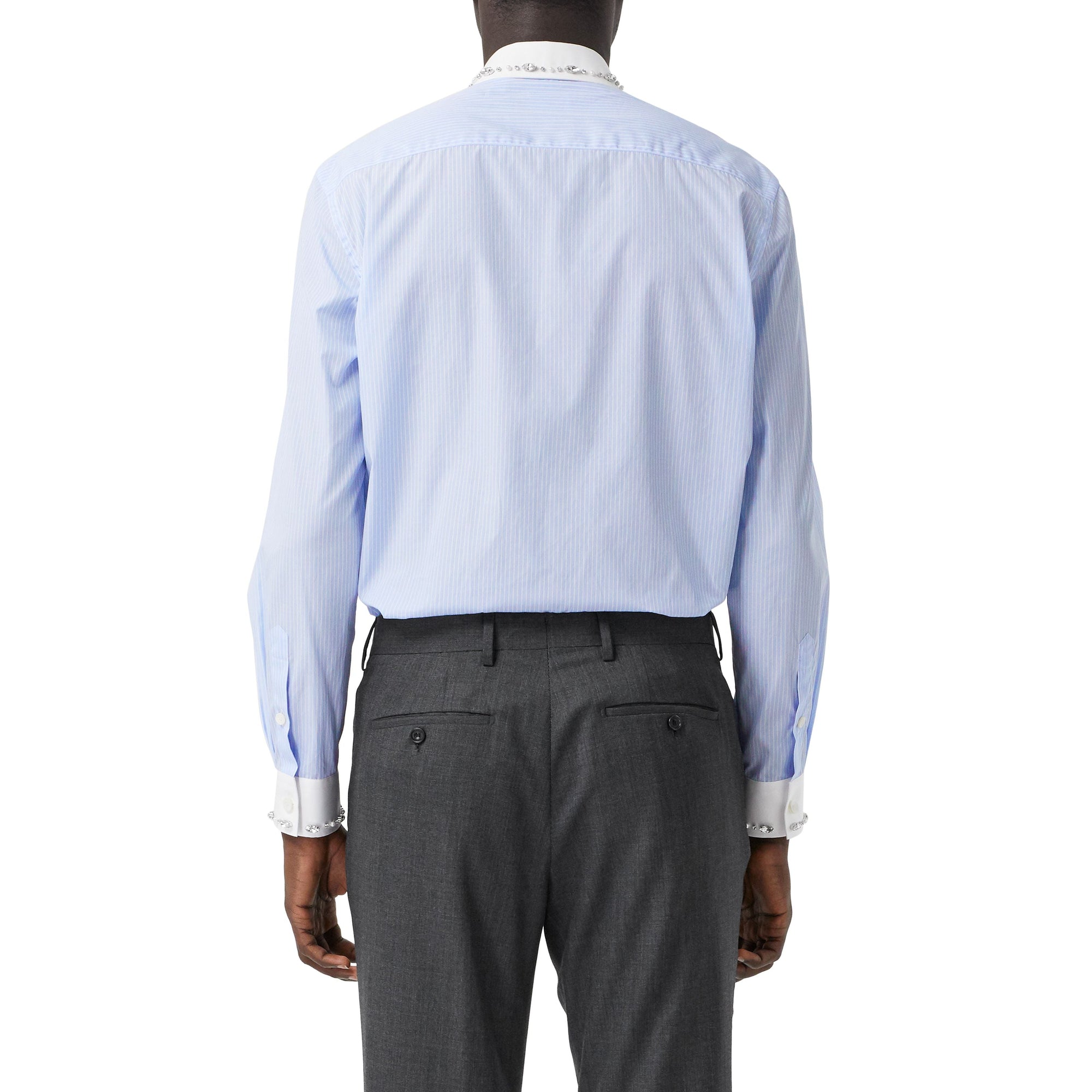 Chemise en coton à fines rayures avec ornements - Bleu pâle
